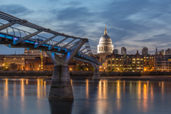 St, Pauls Cathedral mit Millennium Bridge