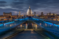 St, Pauls Cathedral mit Millennium Bridge