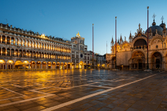 Markusplatz in Venedig am Morgen