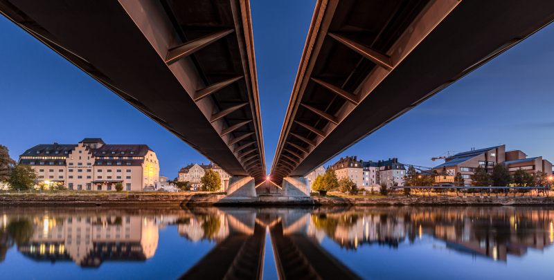 Unter der Nibelungenbrücke