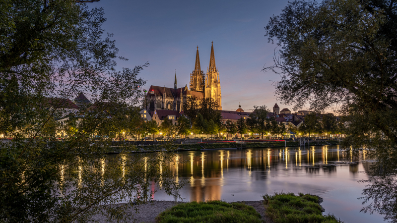 Dom bei Sonnenuntergang