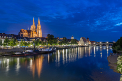 Regensburg in der blauen Stunde