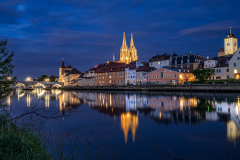 Regensburg in der blauen Stunde