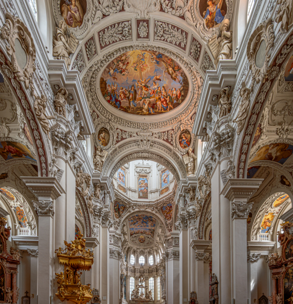 Innenansicht vom Dom St. Stephan